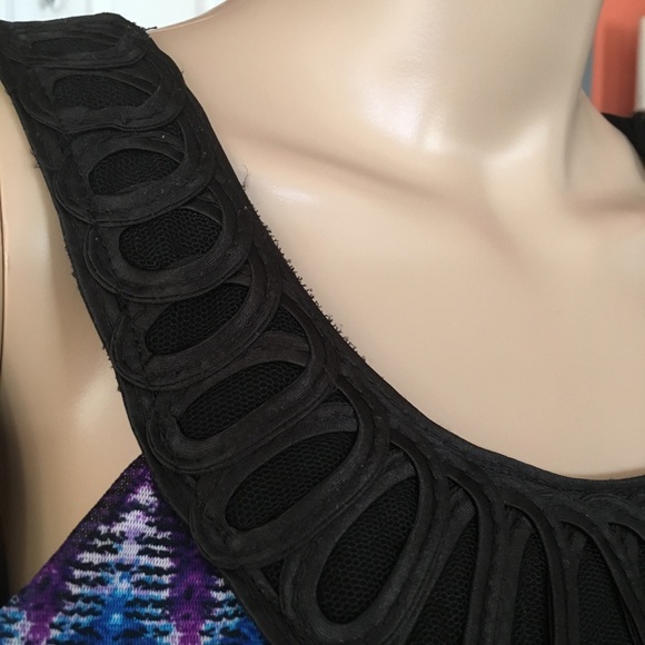 Maurice’s Keyhole-Back, Appliqué Neckline Tank Top - Picture 4 of 7